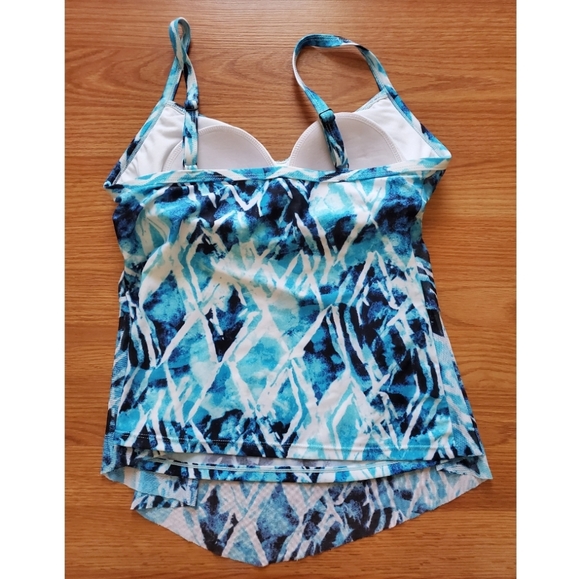 Club Ocean Ruffle Tankini - Picture 7 of 11